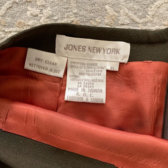 Vintage Jones New York Olive Skirt 🫒 - Picture 4 of 4